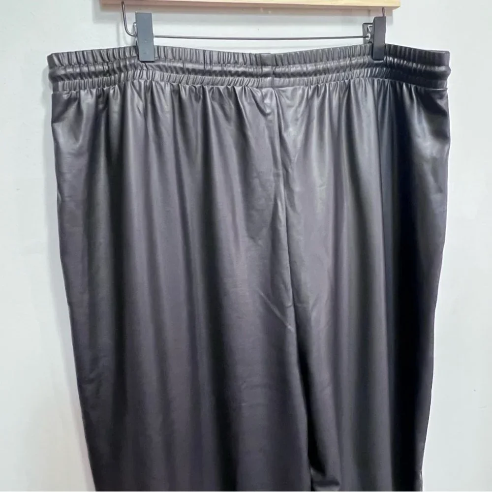 ASOS DESIGN Curve jersey leather-look jogger Size 16 - Picture 6 of 11